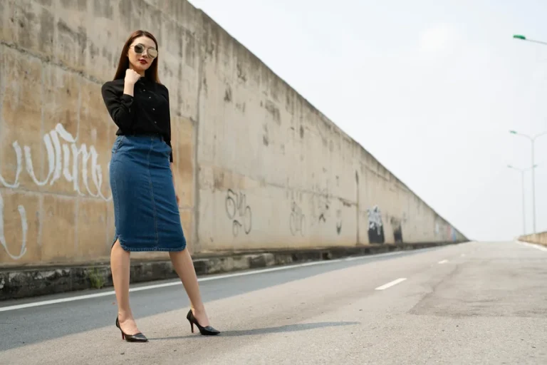 How to Wear Long Denim